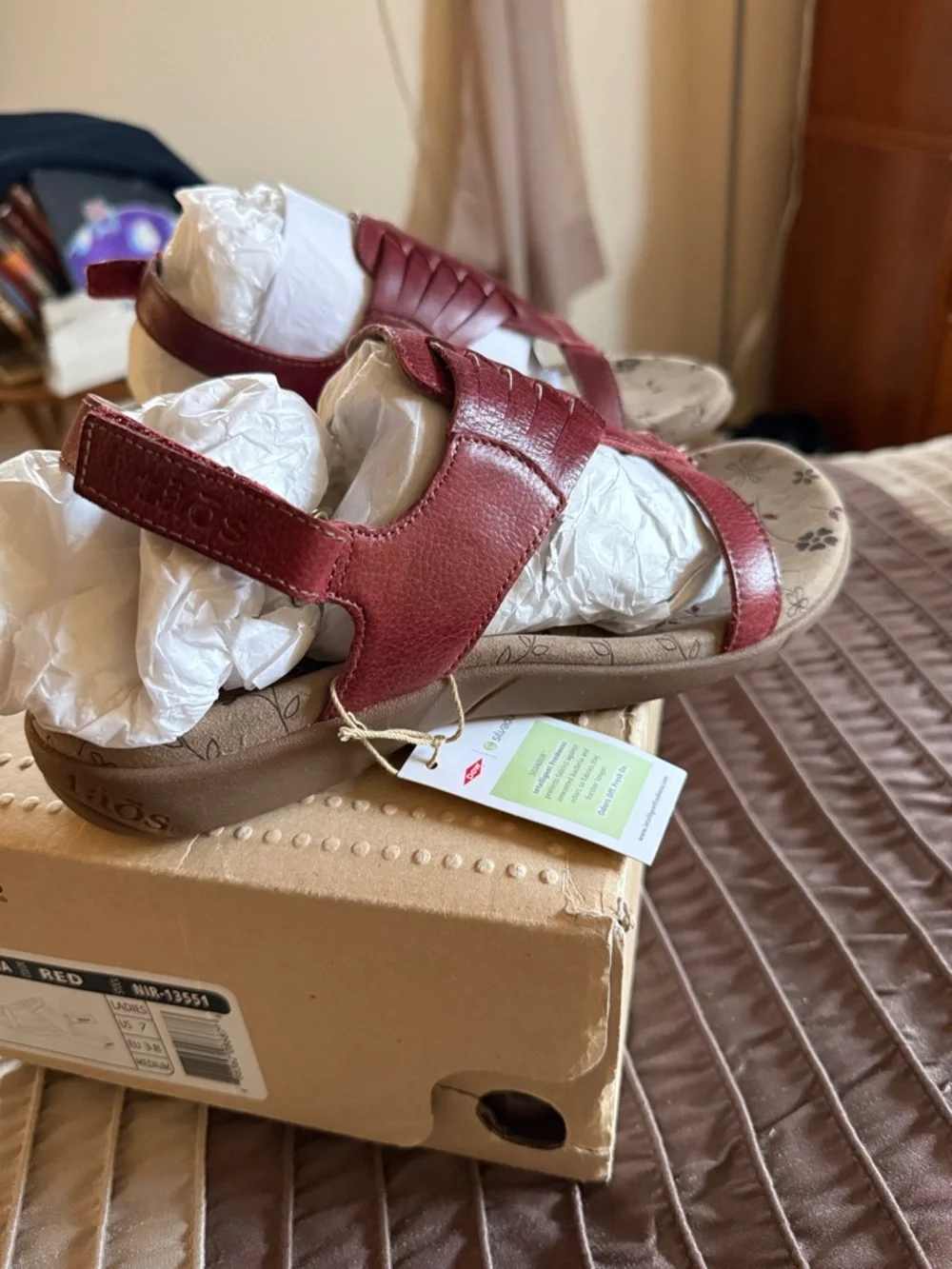 NIRVANA Women's Red Leather Slingback Sandals.  Taos.  Make offer! - Picture 3 of 6